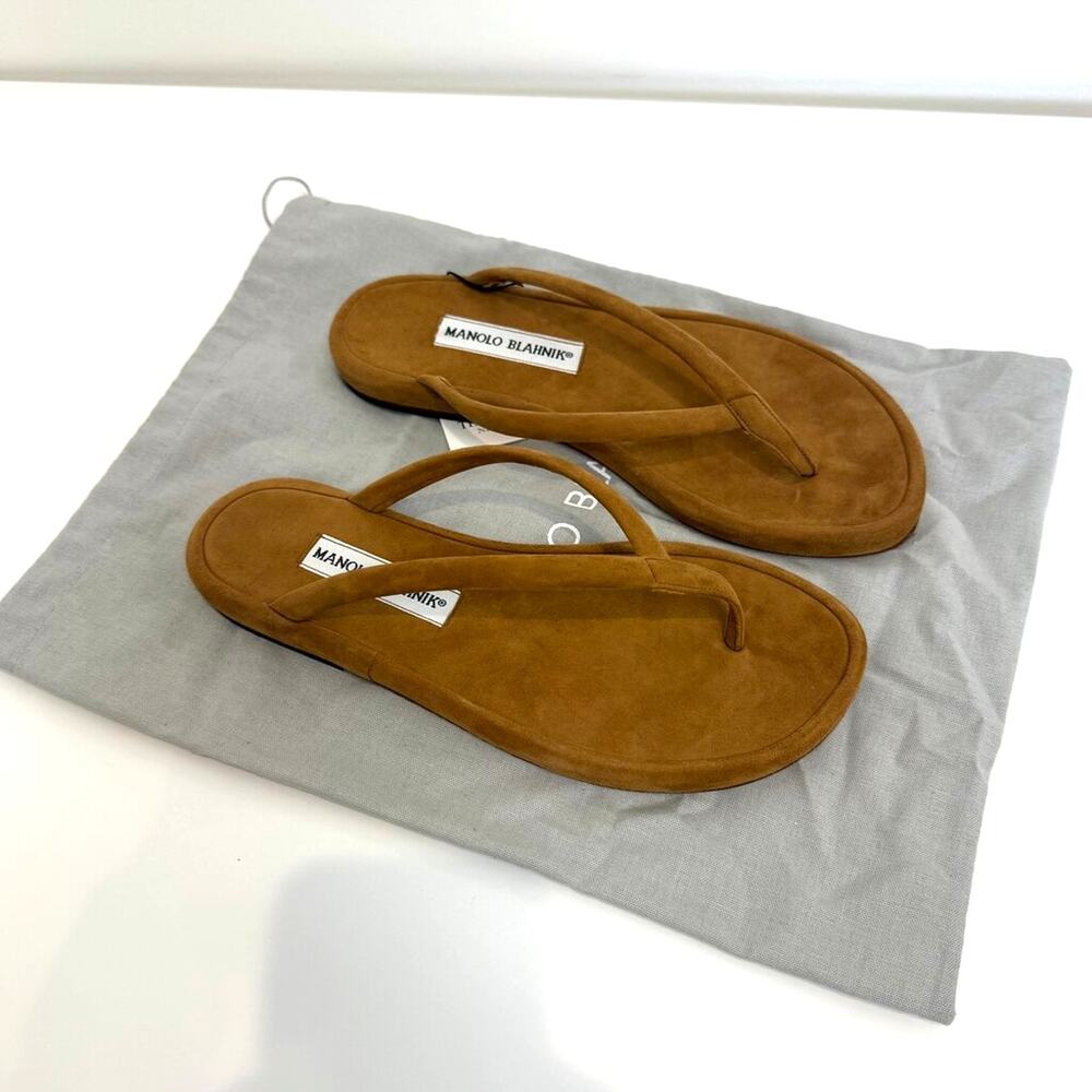 Manolo Blahnik Brown Suede Thong Sandal Flats 37.5 NEW Tan Round Toe Shoes - Picture 2 of 6